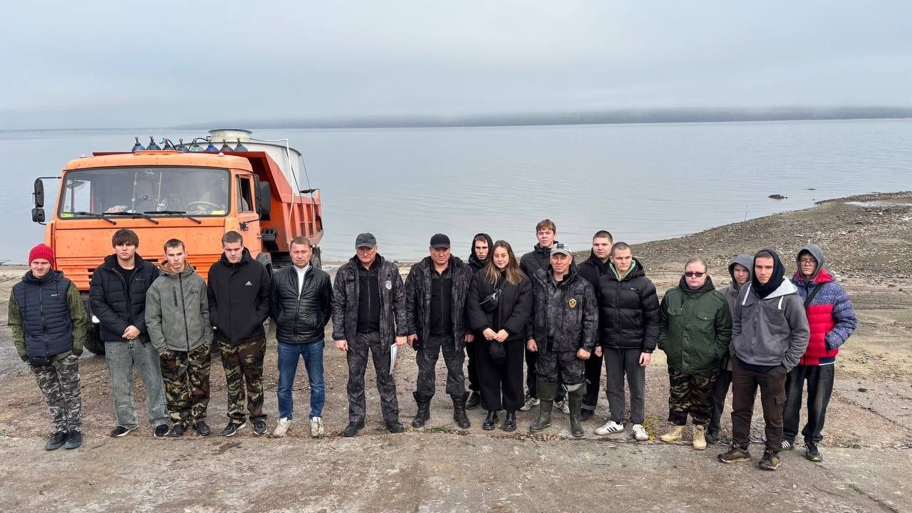 Пензенской области в водоём выпустили более 429 000 мальков толстолобика Пензенской области в водоём выпустили более 429 000 мальков толстолобика