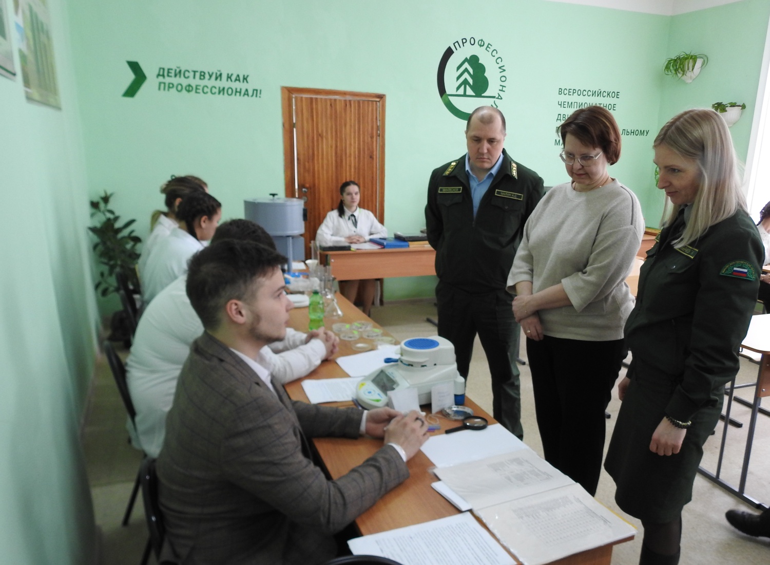 В Сосновоборске состоялось открытие новой лаборатории агрохимии и лесного семеноводства 