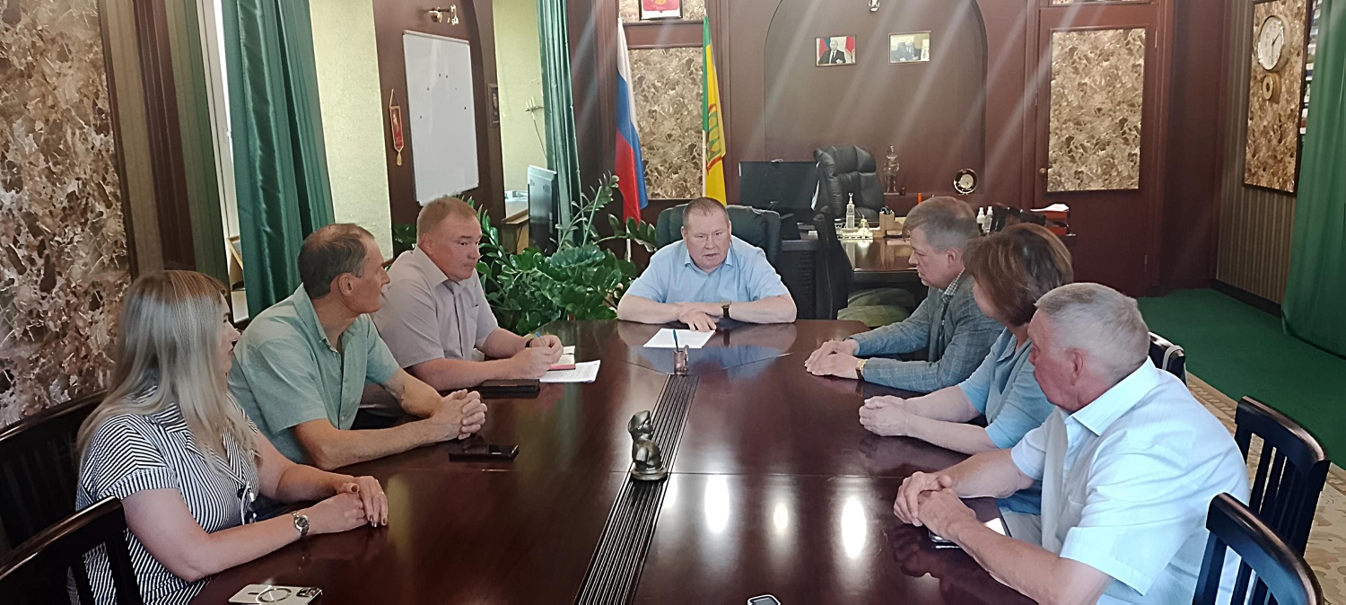 Министр Ришат Алтынбаев и руководитель Верхне-Волжского бассейнового водного управления Александр Гриднев провели рабочее совещание