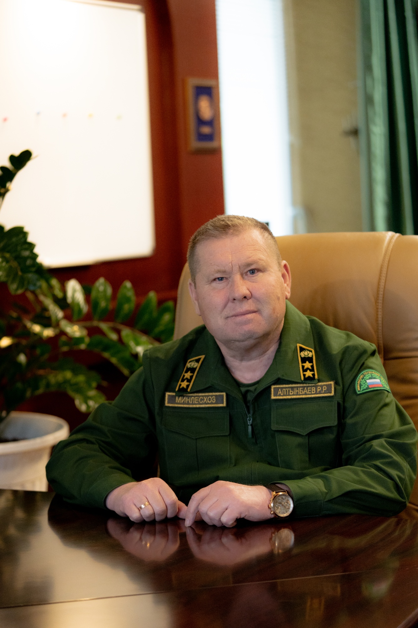 Поздравление Ришата Алтынбаева с Днем Героев Отечества Поздравление Ришата Алтынбаева с Днем Героев Отечества