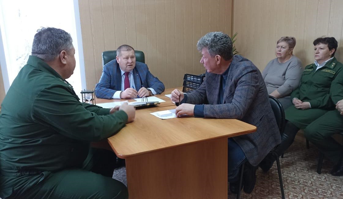 Ришат Алтынбаев посетил Шемышейское лесничество