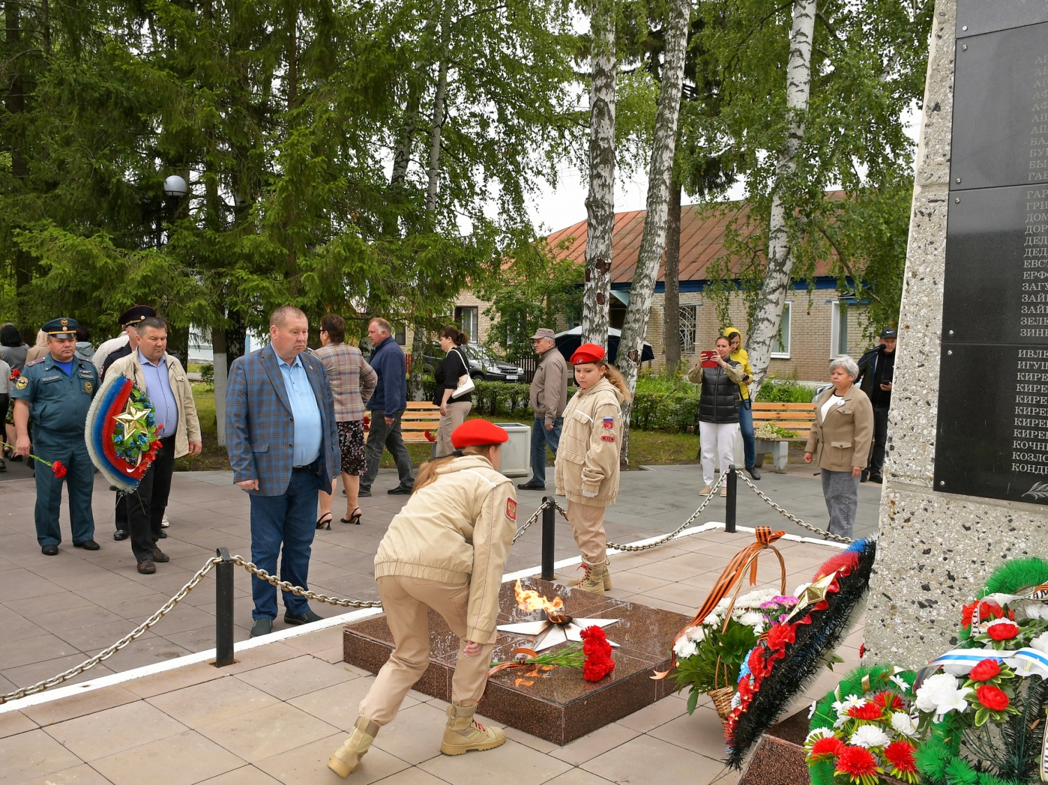 На Аллее Славы прошёл митинг, посвящённый Дню памяти и скорби На Аллее Славы прошёл митинг, посвящённый Дню памяти и скорби