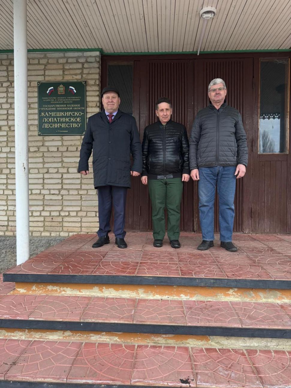 Ришат Алтынбаев посетил Камешкирско-Лопатинское лесничество