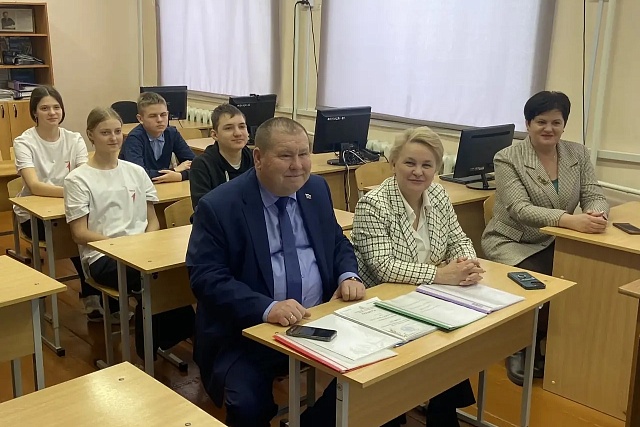 В Пензенской области активно развиваются школьные лесничества В Пензенской области активно развиваются школьные лесничества