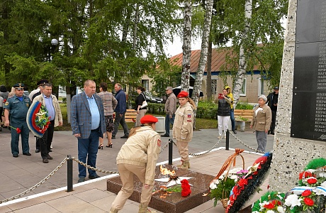 На Аллее Славы прошёл митинг, посвящённый Дню памяти и скорби На Аллее Славы прошёл митинг, посвящённый Дню памяти и скорби