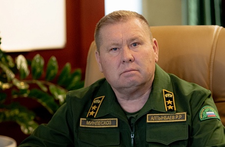  Ришат Алтынбаев поздравил сотрудников органов внутренних дел с праздником
