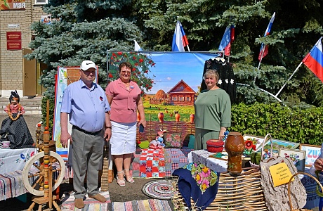 В Лопатино отметили День России и День села