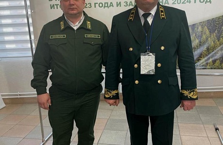 Ришат Алтынбаев принимает участие в совещании Федерального агентства лесного хозяйства в Саратове Ришат Алтынбаев принимает участие в совещании Федерального агентства лесного хозяйства в Саратове